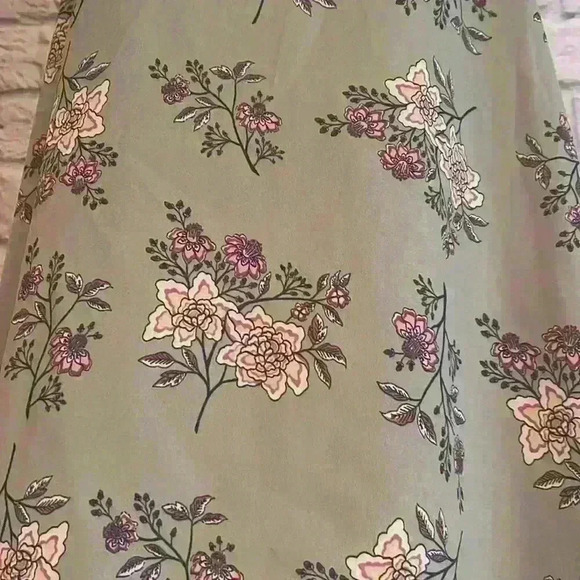 Pink Republic Woman's Tank Top Light Sage floral Size M - Picture 4 of 6